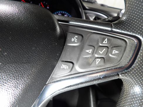 Used 2021 Chevrolet Malibu LS FWD image 16