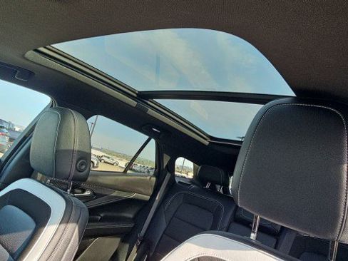 Used 2024 Chevrolet Blazer EV LT image 18