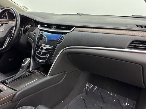 Used 2019 Cadillac XTS Luxury image 34