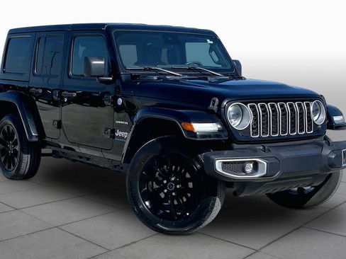 Used 2024 Jeep Wrangler Unlimited Sahara AWD/4WD image 3