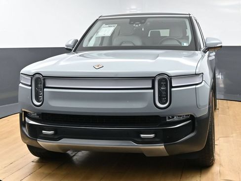 Used 2023 Rivian R1S Adventure AWD/4WD image 4