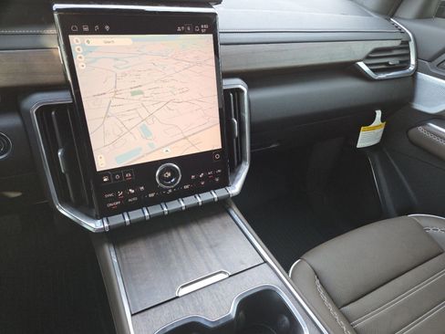 New 2026 GMC Acadia Denali Ultimate w/ LPO, Floor Liner Package image 35