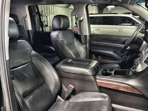 Used 2016 GMC Yukon XL SLT w/ Open Road Package AWD/4WD image 32