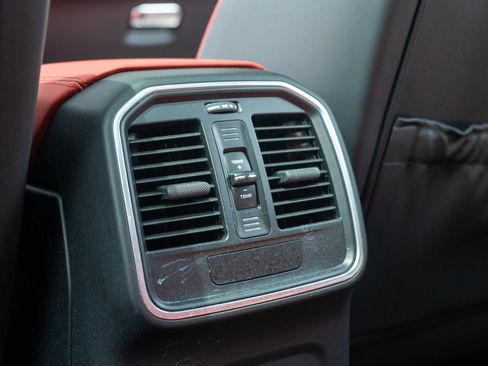 Certified 2021 Porsche Macan S AWD/4WD image 38