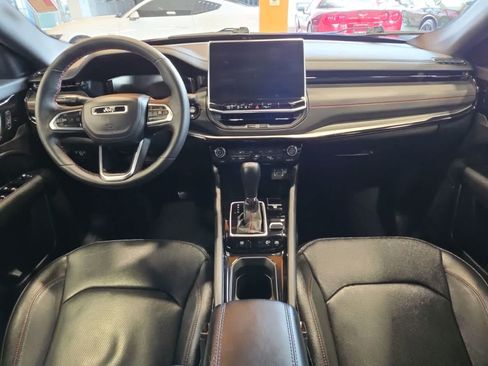 Used 2024 Jeep Compass Trailhawk w/ Trailhawk Elite Group AWD/4WD image 29