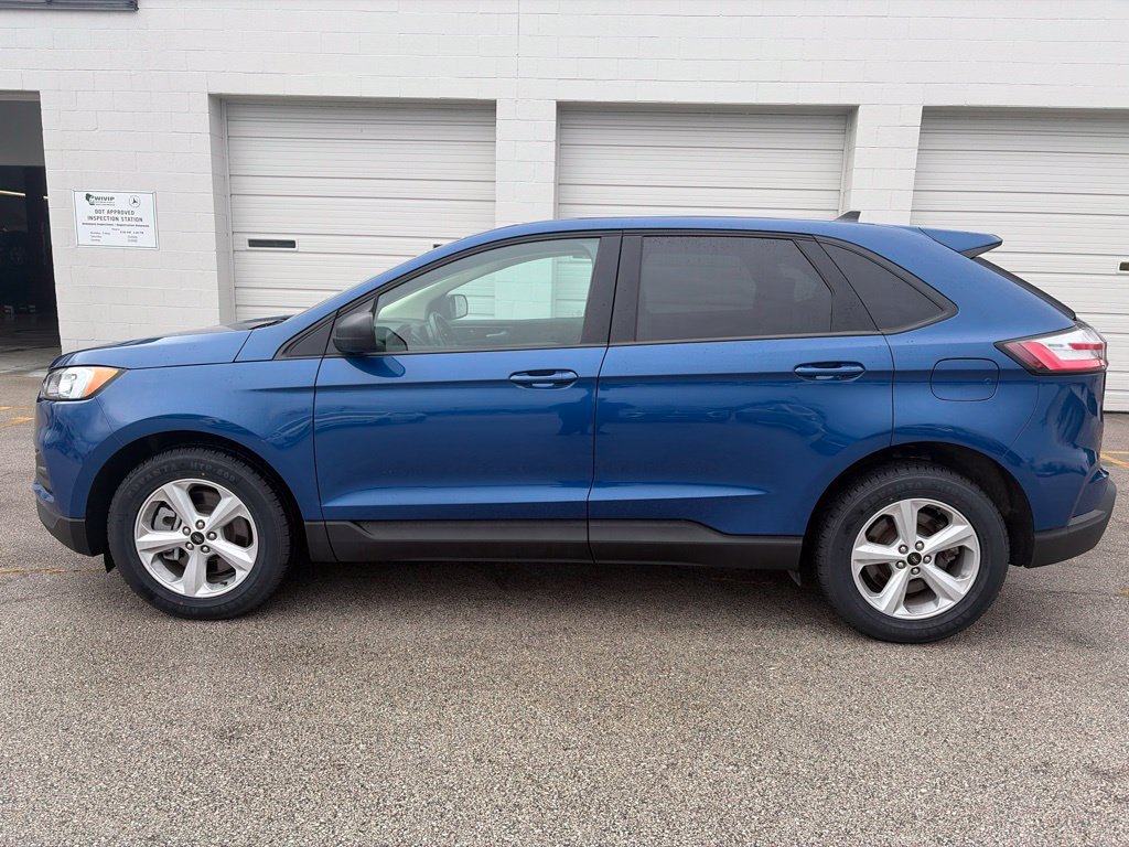 Used 2024 Ford Edge SE w/ Cargo Accessory Package AWD/4WD image 2