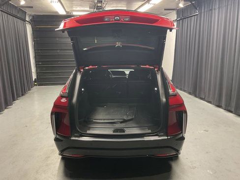 Used 2024 Cadillac Lyriq Luxury image 12