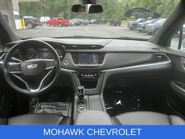 Certified 2025 Cadillac XT6 Luxury FWD image 21