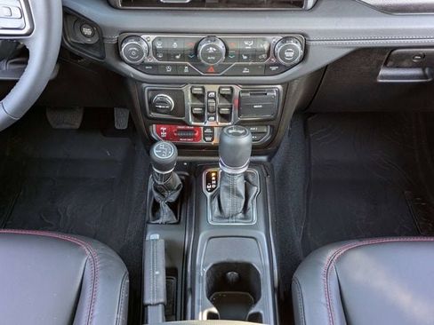 New 2026 Jeep Wrangler Unlimited Rubicon w/ Technology Group image 19