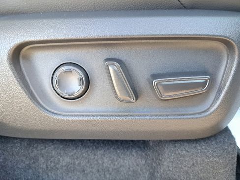 New 2025 Toyota 4Runner 4WD image 32