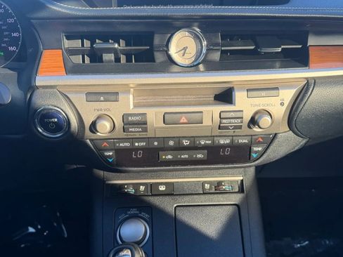 Used 2015 Lexus ES 300h w/ Navigation System Package FWD image 15