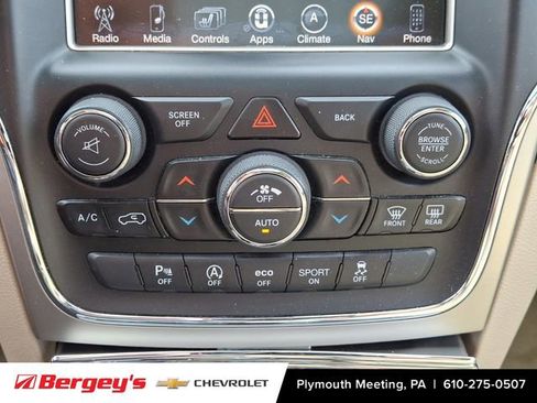Used 2016 Jeep Grand Cherokee Overland AWD/4WD image 19