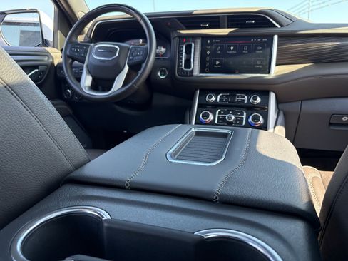 Used 2024 GMC Yukon Denali w/ Denali Reserve Package AWD/4WD image 27