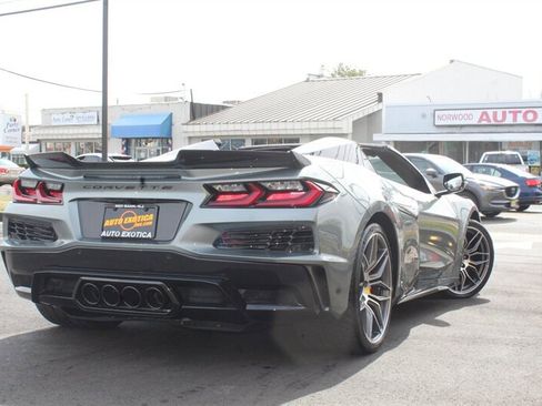 Used 2023 Chevrolet Corvette Z06 RWD image 2