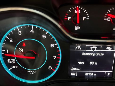 Used 2016 Chevrolet Cruze LT FWD image 14