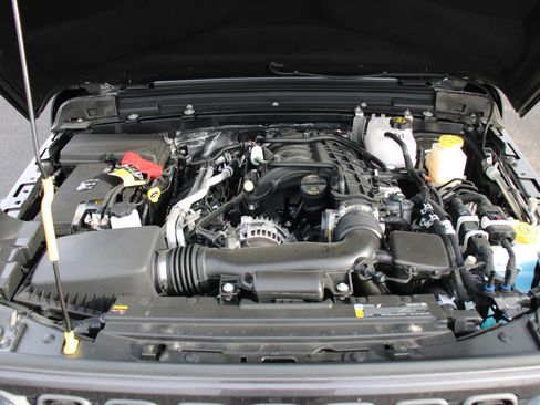 New 2026 Jeep Gladiator Sport AWD/4WD image 36