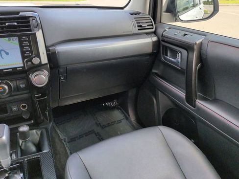 Certified 2024 Toyota 4Runner TRD Off-Road Premium w/ Moonroof Package AWD/4WD image 17
