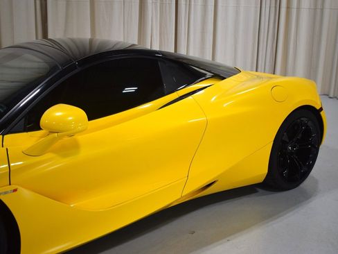 Used 2020 McLaren 720S Performance RWD image 3