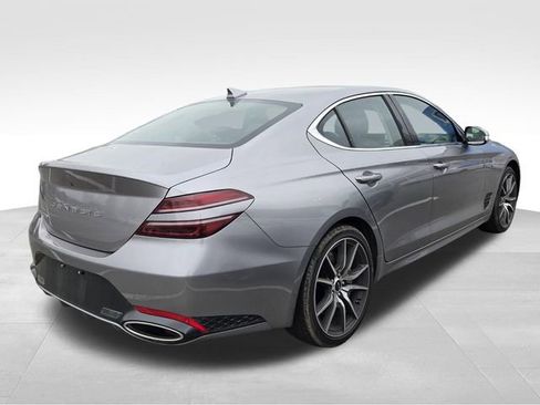 Used 2025 Genesis G70 2.5T image 5