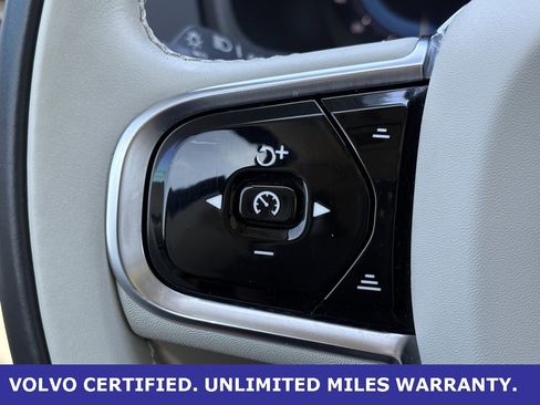 Certified 2023 Volvo XC90 B6 Ultimate w/ Lounge Package image 17