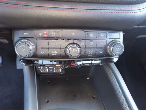 Used 2024 Dodge Durango GT image 19