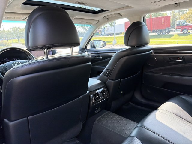 Used 2013 Lexus LS 460 L w/ All-Weather Pkg RWD image 22