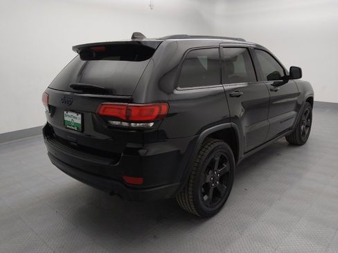 Used 2019 Jeep Grand Cherokee Laredo image 9