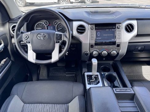 Used 2017 Toyota Tundra SR5 w/ SR5 Upgrade Package AWD/4WD image 26