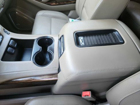 Used 2017 GMC Yukon XL SLT w/ Open Road Package image 30