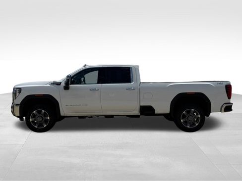 Used 2025 GMC Sierra 2500 SLT image 2