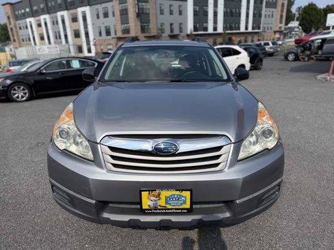 Used 2011 Subaru Outback 2.5i AWD/4WD image 2