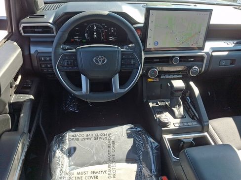 Used 2025 Toyota Tacoma TRD Off-Road w/ TRD Off Road Upgrade Package AWD/4WD image 11