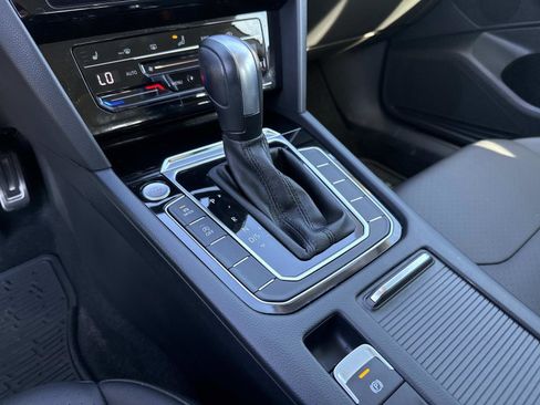 Used 2021 Volkswagen Arteon SE image 25