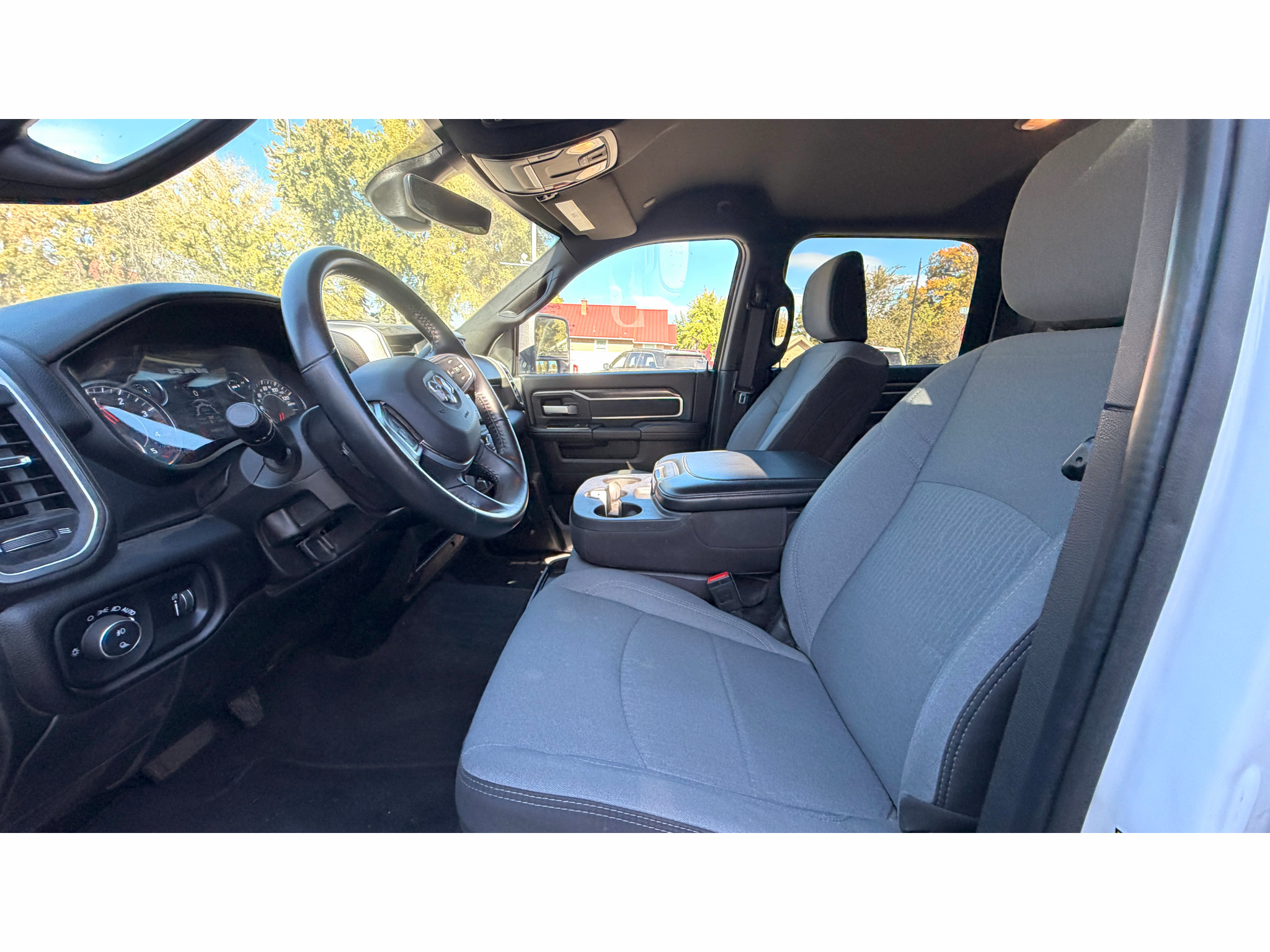 Used 2024 RAM 2500 Big Horn AWD/4WD image 16