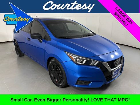 Used 2022 Nissan Versa S FWD image 1