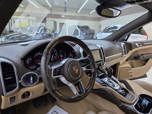 Used 2016 Porsche Cayenne AWD/4WD image 21