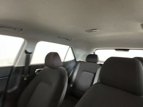 Certified 2025 Hyundai Venue SE FWD image 12