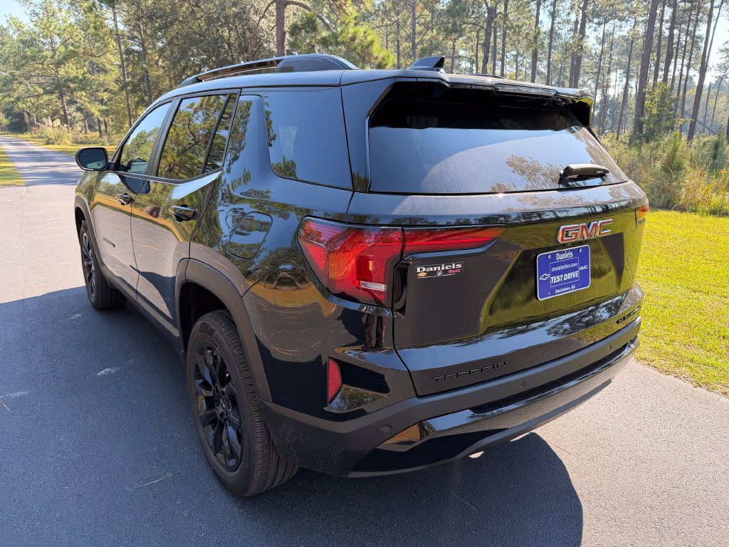 New 2027 GMC Terrain Elevation w/ Elevation Premium Package FWD image 3