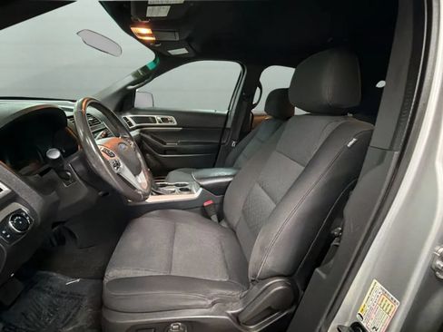 Used 2014 Ford Explorer XLT FWD image 18