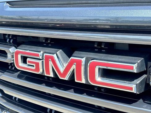 Used 2022 GMC Sierra 1500 AT4 w/ AT4 Preferred Package AWD/4WD image 11