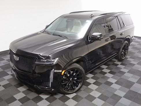 Used 2024 Cadillac Escalade Sport Platinum w/ LPO, ONYX Package image 2