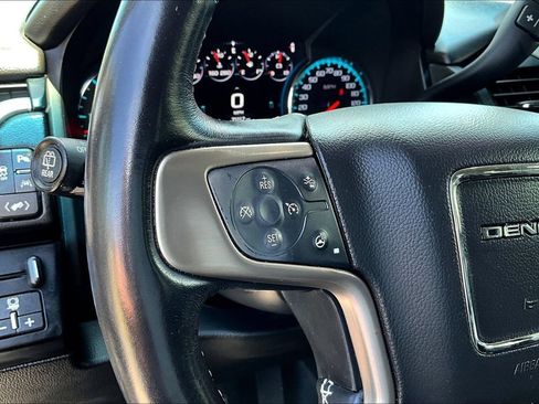 Used 2019 GMC Yukon XL Denali RWD image 11