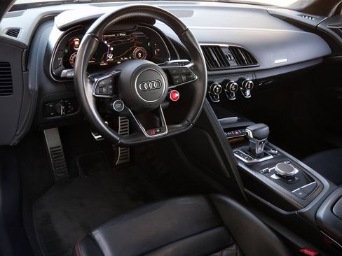 Used 2017 Audi R8 V10 w/ Carbon Exterior Package image 15