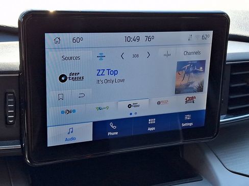 Used 2023 Ford Explorer XLT w/ Equipment Group 202A AWD/4WD image 19