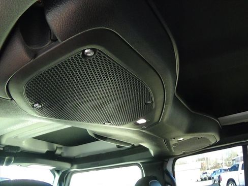 Certified 2025 Jeep Wrangler Sahara w/ Safety Group image 11