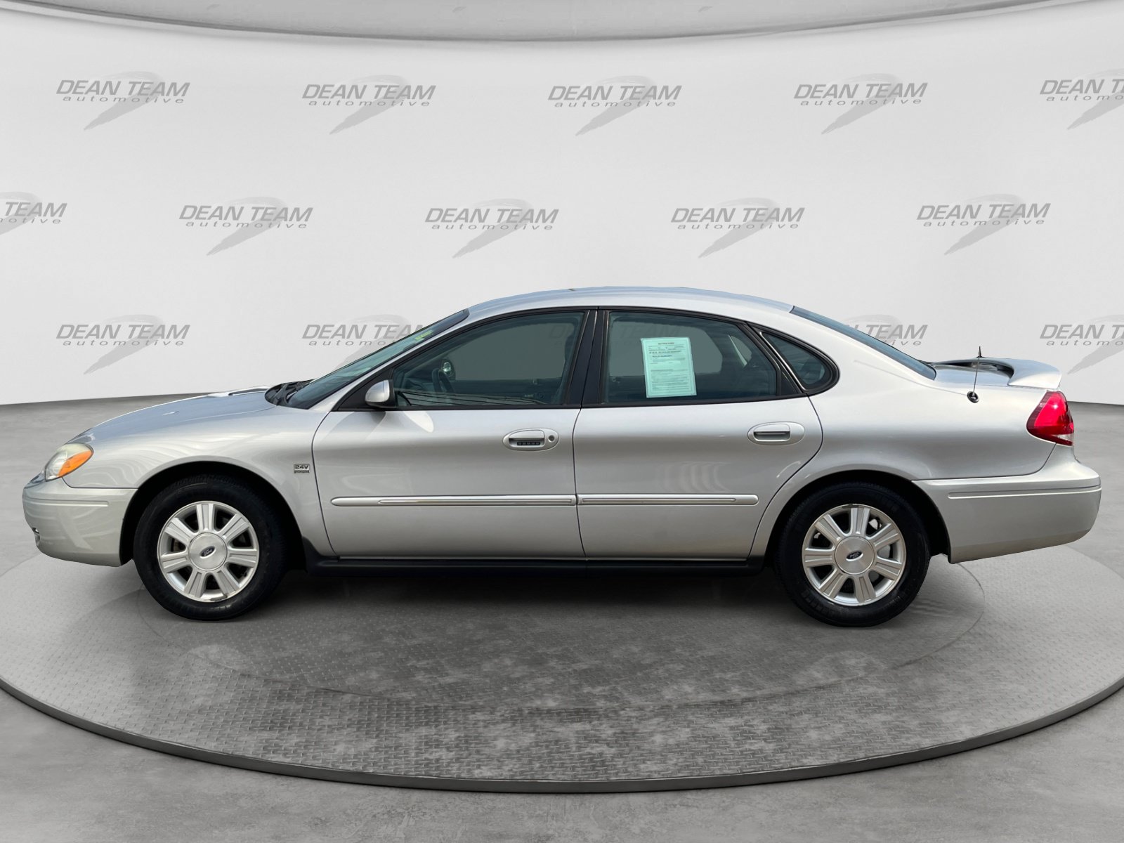 Used 2004 Ford Taurus SEL FWD image 4