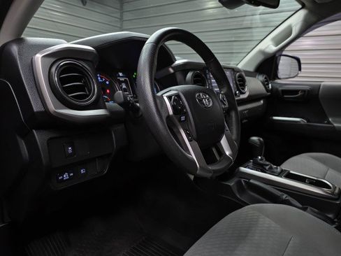 Used 2022 Toyota Tacoma SR5 AWD/4WD image 14