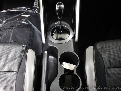 Used 2016 Hyundai Veloster Turbo image 22