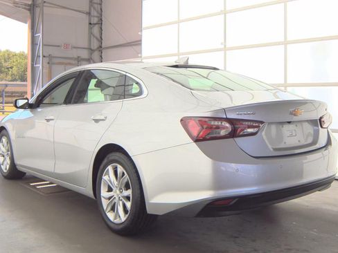 Used 2019 Chevrolet Malibu LT w/ Driver Confidence Package II FWD image 4
