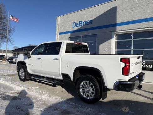 Used 2025 Chevrolet Silverado 2500 LTZ w/ LTZ Premium Package image 3